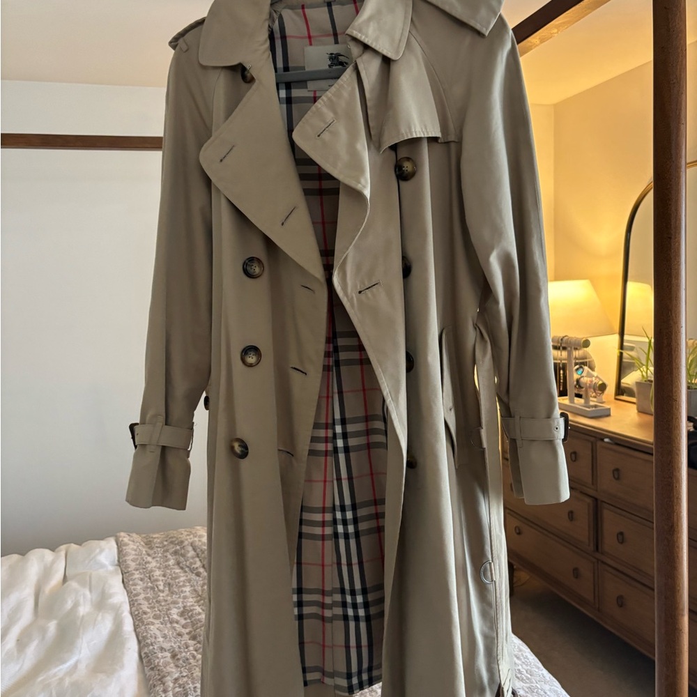 Burberry Khaki Trench Coat with Signature Check Lining - Picture 4 of 16
